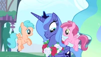 Princess Luna wreath pegasus foals S1E02
