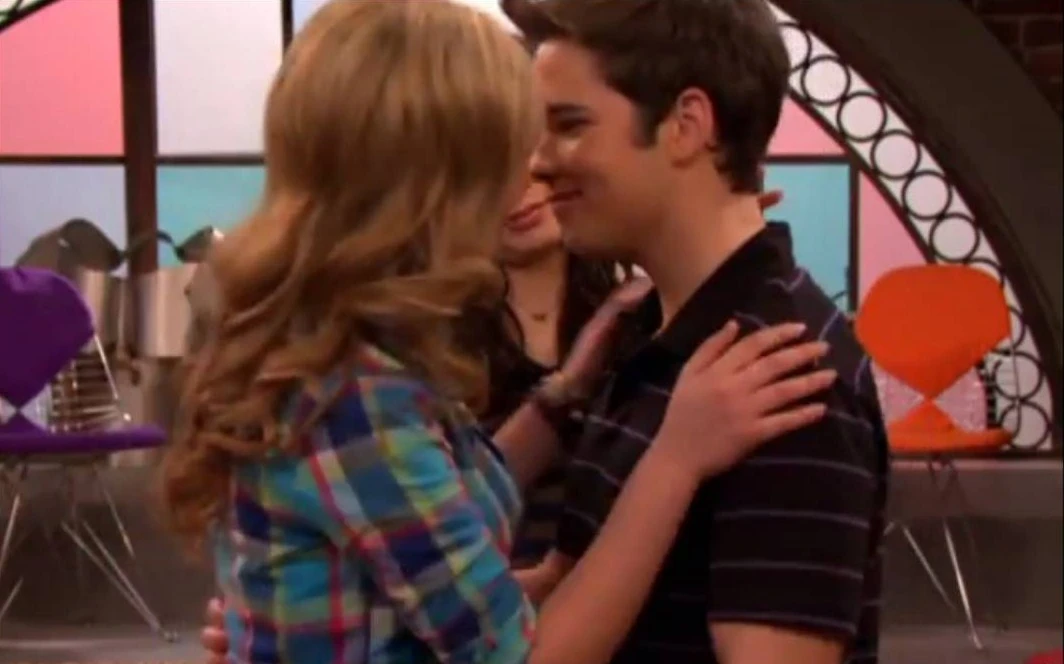 Carlypushestogether3.jpg