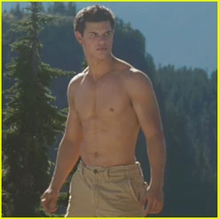 Taylor-lautner-shirtless-eclipse-trailer