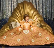 Julia-roberts-evil-queen-snow-white-first-look