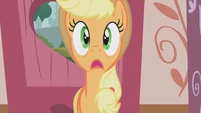 Applejack scared S01E04