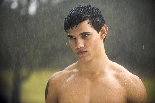 New-moon-movie-still-jacob-black-large