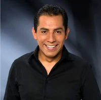 Ricardo Mendoza dubs the voice of Martin Keamy
