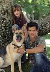 Jacob-and-Renesmee-jacob-and-renesmee-5659255-350-500