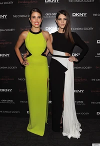 NIKKI-REED-ASHLEY-GREENE-BREAKING-DAWN-SCREENING
