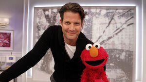 TheNateBerkusShow-Elmo-(2011-12-16)