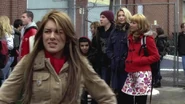 Shenae-on-Degrassi-7x01-shenae-grimes-8621117-624-352