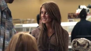 Shenae-on-Degrassi-7x01-shenae-grimes-8630992-624-352