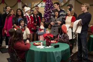 023-GLEE Ep309-Sc19 320 352.jpg