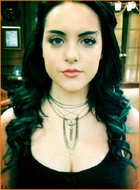 Liz-Gillies-Victorious-Jewelry-2