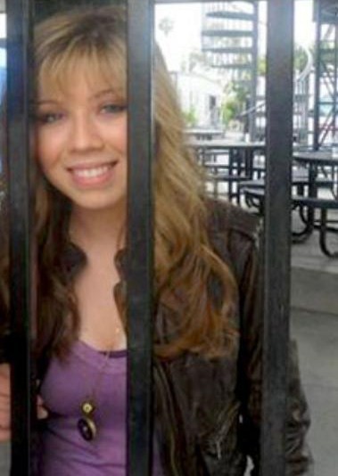 Featured onGalleryJennette