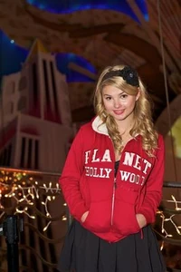 Normal Stefanie Scott-Planet-Hollywood6-2