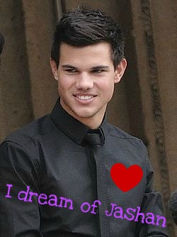 250px-Taylor Lautner Paris