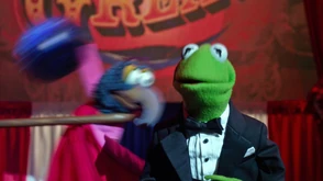 Vaudeville-StageHook-Gonzo-TheMuppets-(2011)