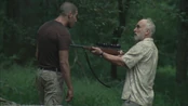 Dale-points-gun-rifle-at-shane-walking-dead-jon-bernthal-jeffr