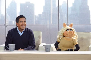 Anderson-Piggy&DrSanjayGupta-DSC5130-(2012-03-13)