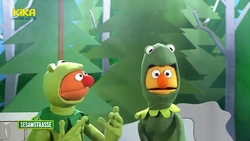 Sesamstrasse-TheFrogprince-Ernie&Bert-Kiss03-(2011)