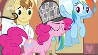 Rainbow Dash just watching S2E24