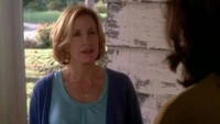 Lynette invites Eddie