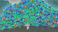 Spike discovers the diamond stash S1E24