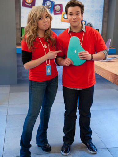 http://images1.wikia.nocookie.net/__cb20120510223603/icarly/images/0/0f/Ipear-store-10.jpg