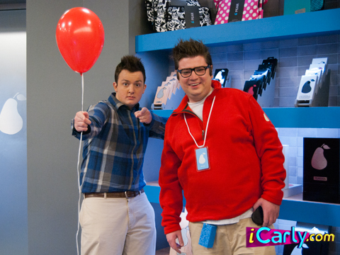 http://images1.wikia.nocookie.net/__cb20120512235737/icarly/images/7/75/71670_452180546.jpg