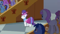 Rarity claps for Fluttershy S1E20