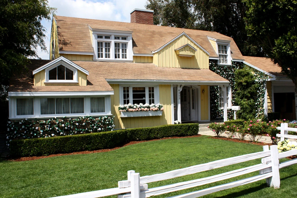 4353 Wisteria Lane Wiksteria Lane