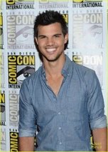 Kristen-stewart-taylor-lautner-sdcc-03