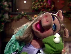 213 kermit piggy