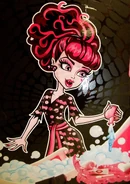 Package artwork Draculaura