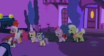 Granny Smith follows the fillies S2E04