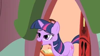 Twilight 'Oh hi, Pinkie Pie' S1E25