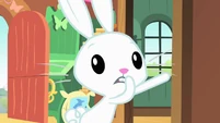 Angel pointing at his nose S01E22