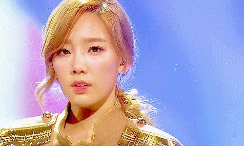 Taeyeon.gif