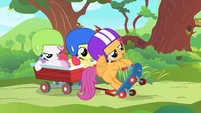 Scootaloo about to scoot S1E23