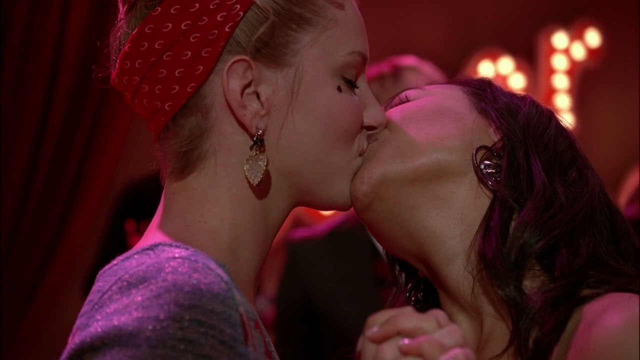 FOTO BESO LESBICOS foto beso lesbicos: