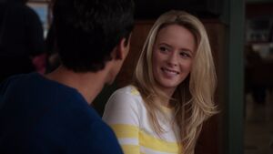 1x17-Abed hits on Jenny