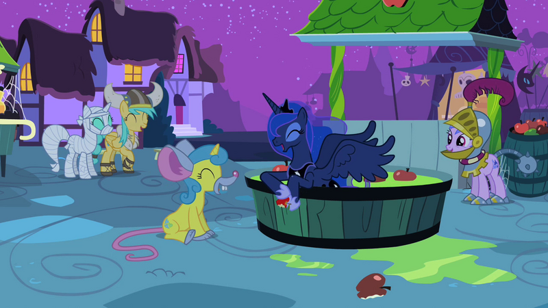 800px-Luna_and_ponies_laughing_S2E04.png