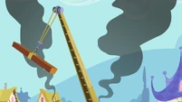 Crane swinging S2E08