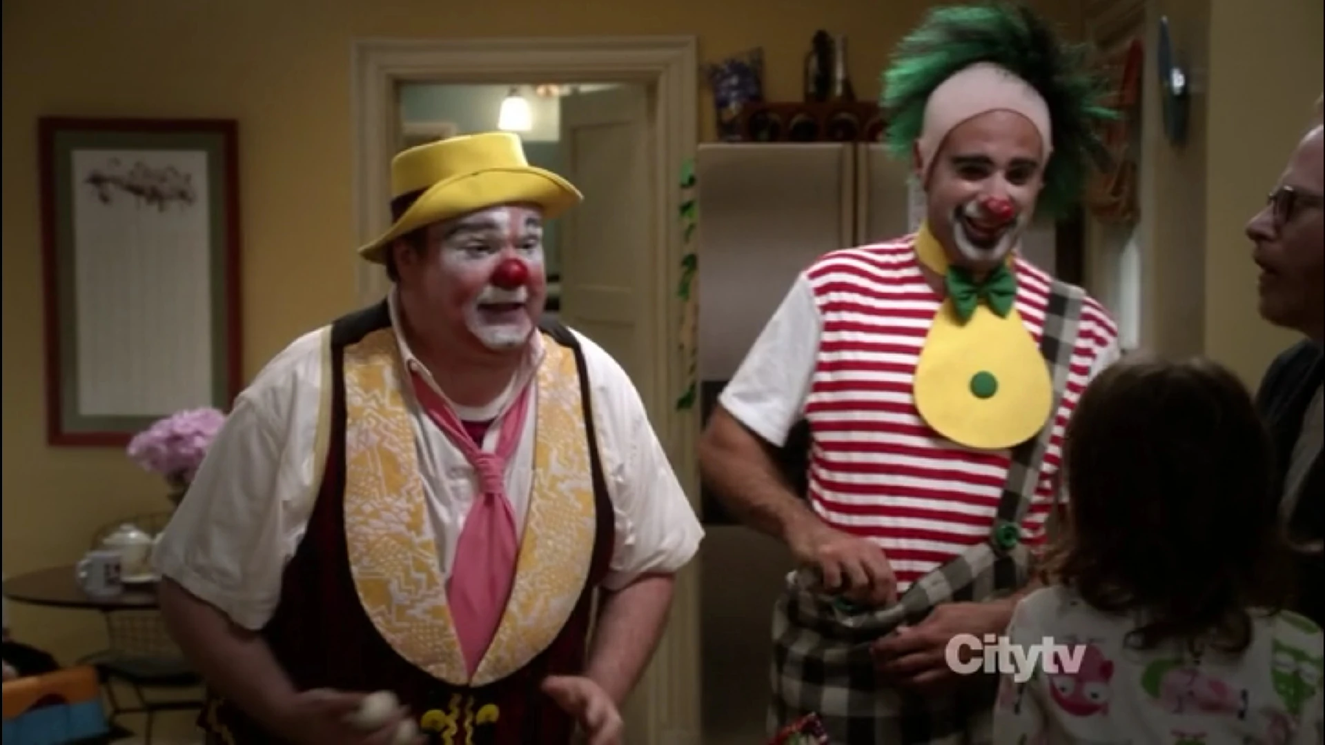 Send Out the Clowns Modern Family Wiki