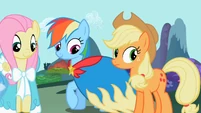 Rainbow Dash admiring cape S2E10