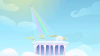 Rarity beams over Cloudosseum S1E16