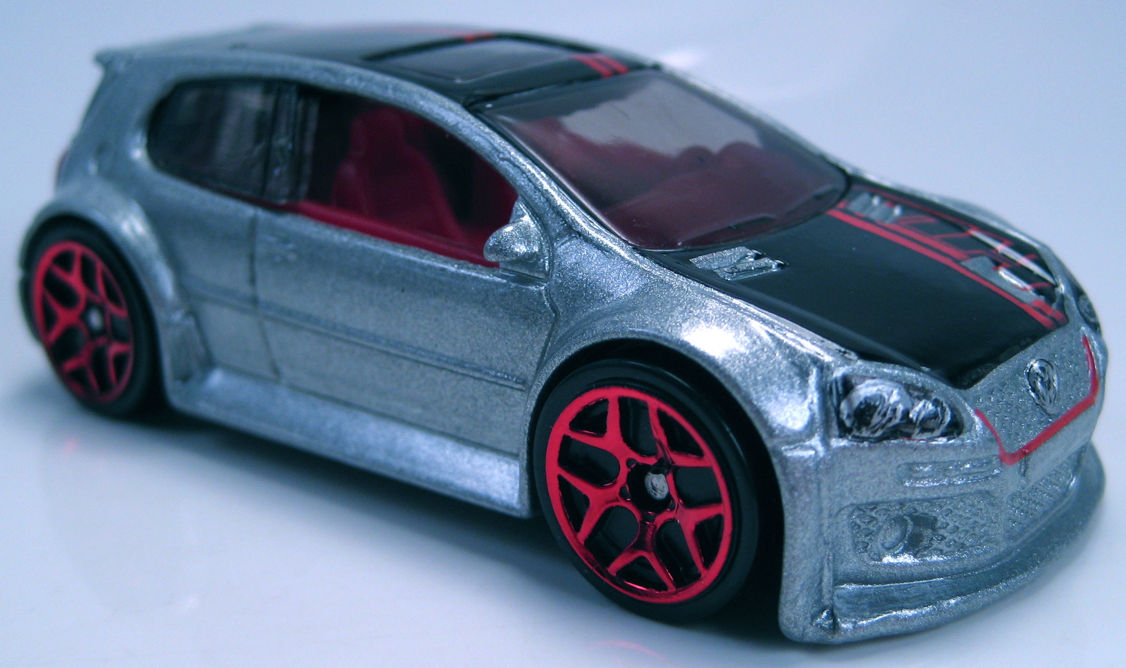 hot wheels golf 5 gti