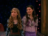 01 CarlySampressedtogetheragainstcar