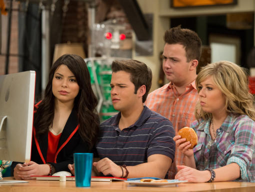http://images1.wikia.nocookie.net/__cb20121109222554/icarly/images/3/36/Ibust-thief-04.jpg
