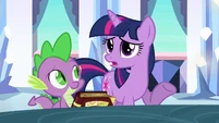Twilight beginning the song S3E1
