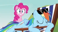 Rainbow Dash falling asleep S3E3