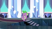 Spike closes eyes about to go down S3E2