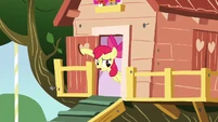 Apple Bloom about to close door S3E04